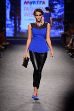 Model walk the ramp for Elle Show on day 3 of Myatra fashion week on 5th Oct 2014 (380)_54313fc5490af.JPG