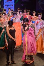 Sunil Grover, Mandira Bedi walk the ramp for Mandira Bedi Show on day 3 of Myntra fashion week on 5th Oct 2014 (412)_54313da301646.JPG