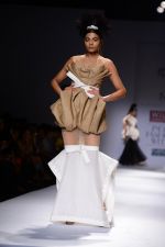 Model walk the ramp for Alpana Neeraj Show on wills day 1 on 8th Oct 2014  (117)_54356038950df.JPG
