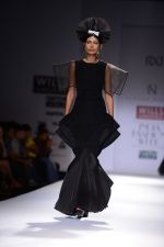 Model walk the ramp for Alpana Neeraj Show on wills day 1 on 8th Oct 2014  (128)_54356071cb9a9.JPG