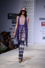 Model walk the ramp for Hemant and Nandita Show on wills day 1 on 8th Oct 2014  (102)_543561a160e6d.JPG