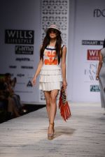 Model walk the ramp for Hemant and Nandita Show on wills day 1 on 8th Oct 2014  (56)_543561039280a.JPG