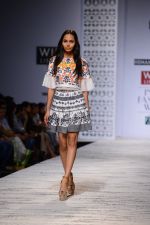 Model walk the ramp for Hemant and Nandita Show on wills day 1 on 8th Oct 2014  (72)_543561274a770.JPG