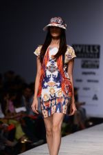 Model walk the ramp for Hemant and Nandita Show on wills day 1 on 8th Oct 2014  (78)_5435616cd5319.JPG
