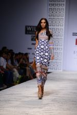 Model walk the ramp for Hemant and Nandita Show on wills day 1 on 8th Oct 2014  (89)_5435618108007.JPG