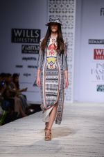 Model walk the ramp for Hemant and Nandita Show on wills day 1 on 8th Oct 2014  (96)_5435618facae4.JPG
