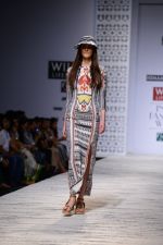 Model walk the ramp for Hemant and Nandita Show on wills day 1 on 8th Oct 2014  (97)_54356192861b9.JPG