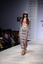 Model walk the ramp for Hemant and Nandita Show on wills day 1 on 8th Oct 2014  (98)_54356194e1327.JPG