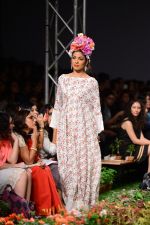 Model walk the ramp for Pero Show on wills day 1 on 8th Oct 2014  (100)_543560b57e202.JPG