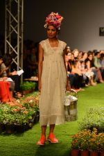 Model walk the ramp for Pero Show on wills day 1 on 8th Oct 2014  (12)_54355f4e1936d.JPG