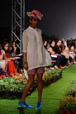 Model walk the ramp for Pero Show on wills day 1 on 8th Oct 2014  (122)_543560fa61b1e.JPG