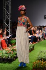 Model walk the ramp for Pero Show on wills day 1 on 8th Oct 2014  (124)_5435610020519.JPG