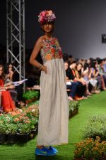 Model walk the ramp for Pero Show on wills day 1 on 8th Oct 2014  (126)_54356103e4f0d.JPG