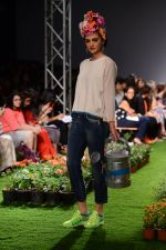 Model walk the ramp for Pero Show on wills day 1 on 8th Oct 2014  (137)_54356116c0124.JPG