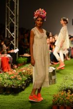 Model walk the ramp for Pero Show on wills day 1 on 8th Oct 2014  (14)_54355f54ae4f7.JPG