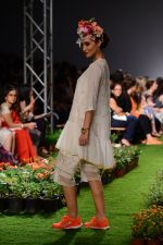 Model walk the ramp for Pero Show on wills day 1 on 8th Oct 2014  (151)_5435616fe7811.JPG