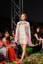 Model walk the ramp for Pero Show on wills day 1 on 8th Oct 2014  (153)_543561731b301.JPG