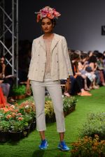 Model walk the ramp for Pero Show on wills day 1 on 8th Oct 2014  (168)_5435619f25479.JPG