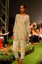 Model walk the ramp for Pero Show on wills day 1 on 8th Oct 2014  (17)_54355f5f06ae8.JPG