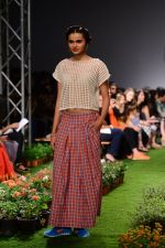 Model walk the ramp for Pero Show on wills day 1 on 8th Oct 2014  (178)_543561c150117.JPG