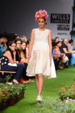 Model walk the ramp for Pero Show on wills day 1 on 8th Oct 2014  (20)_54355f6867778.JPG