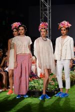 Model walk the ramp for Pero Show on wills day 1 on 8th Oct 2014  (200)_543561ffdb3e8.JPG