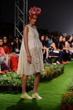 Model walk the ramp for Pero Show on wills day 1 on 8th Oct 2014  (22)_54355f6f70676.JPG