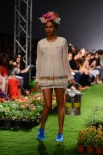 Model walk the ramp for Pero Show on wills day 1 on 8th Oct 2014  (26)_54355f7c6ceb9.JPG