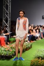 Model walk the ramp for Pero Show on wills day 1 on 8th Oct 2014  (36)_54355fa8ca8b6.JPG