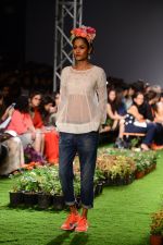 Model walk the ramp for Pero Show on wills day 1 on 8th Oct 2014  (43)_54355fc33875d.JPG