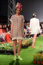 Model walk the ramp for Pero Show on wills day 1 on 8th Oct 2014  (52)_54355fe988e62.JPG