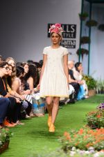 Model walk the ramp for Pero Show on wills day 1 on 8th Oct 2014  (57)_54355ffbba454.JPG