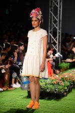 Model walk the ramp for Pero Show on wills day 1 on 8th Oct 2014  (59)_543560042169e.JPG