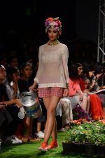 Model walk the ramp for Pero Show on wills day 1 on 8th Oct 2014  (68)_54356021d1c3b.JPG