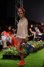 Model walk the ramp for Pero Show on wills day 1 on 8th Oct 2014  (71)_5435602a98c79.JPG