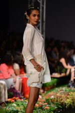Model walk the ramp for Pero Show on wills day 1 on 8th Oct 2014  (76)_5435603e64e72.JPG