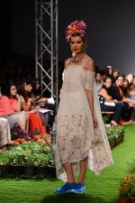 Model walk the ramp for Pero Show on wills day 1 on 8th Oct 2014  (86)_54356079607aa.JPG