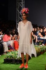 Model walk the ramp for Pero Show on wills day 1 on 8th Oct 2014  (90)_5435609008d4f.JPG