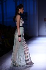 Model walk the ramp for geisha designs Show on wills day 1 on 8th Oct 2014 (124)_54355e04180f7.JPG