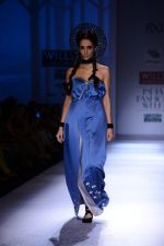 Model walk the ramp for geisha designs Show on wills day 1 on 8th Oct 2014 (142)_54355e2c839d7.JPG