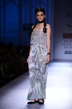 Model walk the ramp for geisha designs Show on wills day 1 on 8th Oct 2014 (155)_54355e4b44a48.JPG