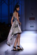 Model walk the ramp for geisha designs Show on wills day 1 on 8th Oct 2014 (170)_54355e6ce3760.JPG