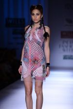 Model walk the ramp for geisha designs Show on wills day 1 on 8th Oct 2014 (46)_54355d6e0a5d7.JPG