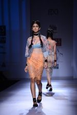 Model walk the ramp for geisha designs Show on wills day 1 on 8th Oct 2014 (55)_54355d8406ce4.JPG