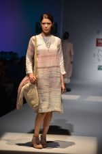 Model walk the ramp for Eka Show on wills day 2 on 9th Oct 2014 (104)_54367a5856202.JPG