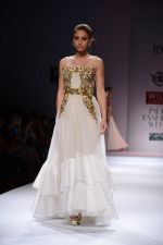 Model walk the ramp for Samant Chauhan Show on wills day 2 on 9th Oct 2014 (109)_54367d1a6a11f.JPG