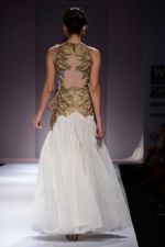 Model walk the ramp for Samant Chauhan Show on wills day 2 on 9th Oct 2014 (118)_54367d24a4345.JPG