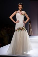 Model walk the ramp for Samant Chauhan Show on wills day 2 on 9th Oct 2014 (122)_54367d299995a.JPG