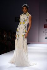 Model walk the ramp for Samant Chauhan Show on wills day 2 on 9th Oct 2014 (126)_54367d3365e21.JPG