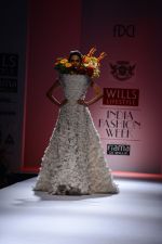Model walk the ramp for Samant Chauhan Show on wills day 2 on 9th Oct 2014 (129)_54367d3787399.JPG